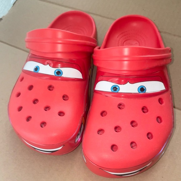 SALE Lightening McQueen Crocs sz 8 - Picture 4 of 6